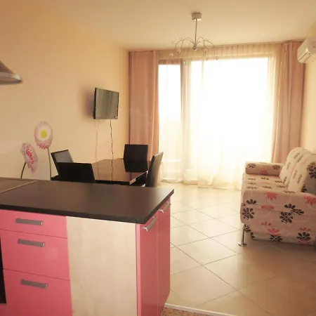 Fantasy Saint Constantine And Helena Apartment *